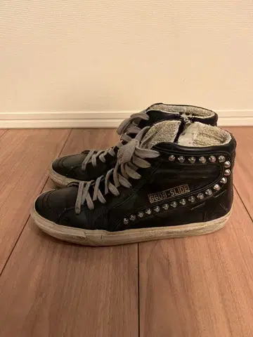 Golden Goose 슬라이드 스터드 하이컷 스니커즈