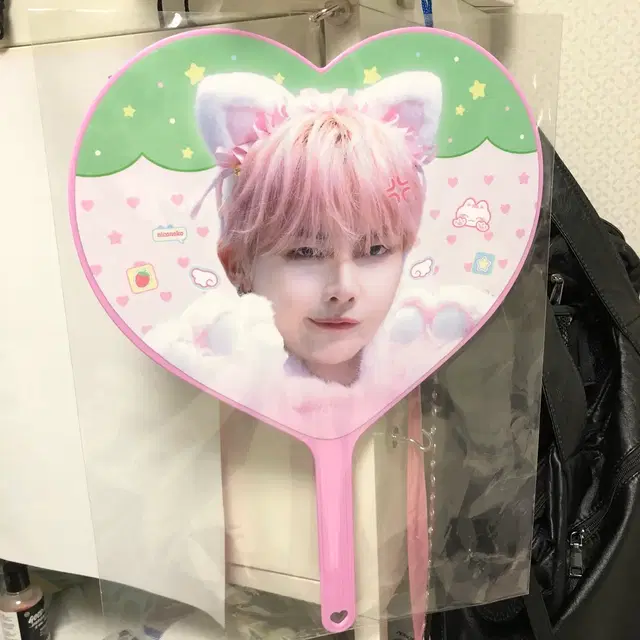 앤팀 니콜라스 우치와 칠린님 슬로건 굿즈 포카 비공굿 네임보드