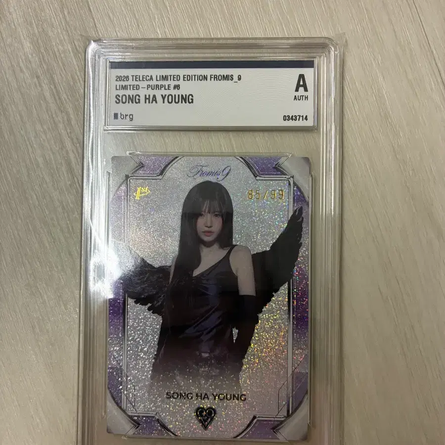 Purple Kiss Yuki sign polaroid wts purplekiss | Bunjang Global