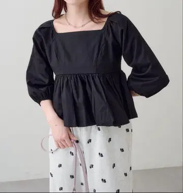 Kastane 플라워 벌룬 블라우스 블랙
