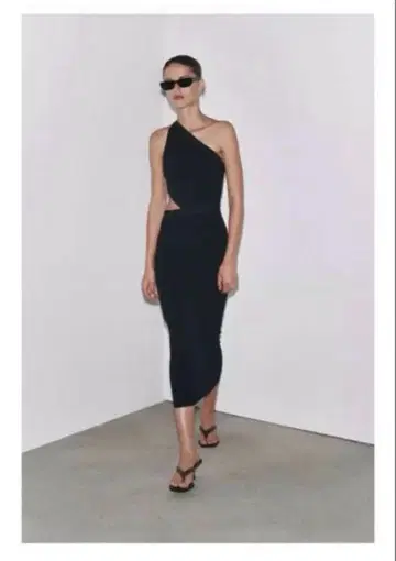 ZARA 비대칭 컷오프 니트 원피스 S 미사용 새상품