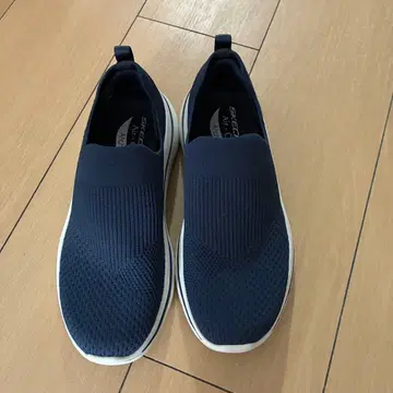 최종 가격 인하! 스케쳐스 슬립온 Air-Cooled Arch Fit