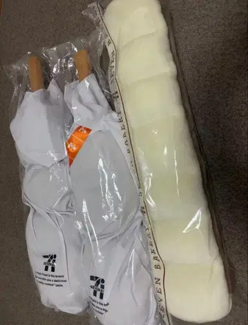 세븐일레븐 해피 복권 라스트 원 특별상 치킨 스틱 뜯어먹는 빵