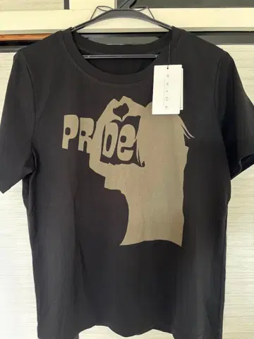 새상품 PRIDE 반팔 T셔츠 블랙 사이즈 40
