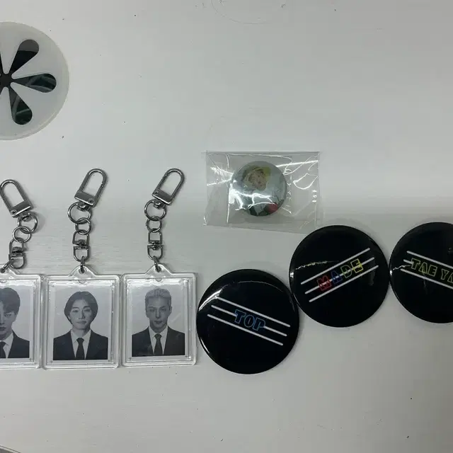 빅뱅 증사 및 캔뱃지