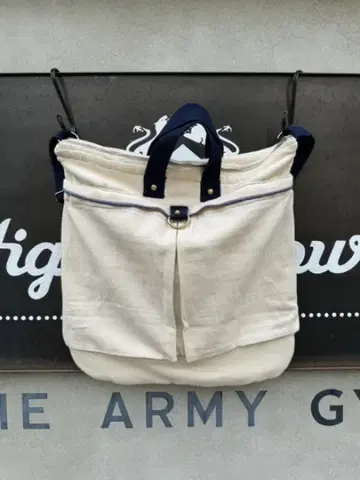 OMTC 헬멧 백 Nigel Cabourn