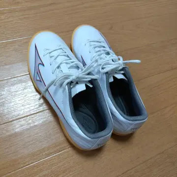 [ 미사용 새상품 ] MIZUNO ALPHA 풋살화 화이트 22cm