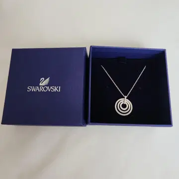 미사용 새상품 Swarovski 목걸이 서클 모티브
