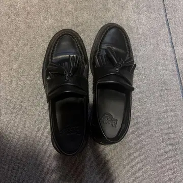 닥터 마틴 태슬 로퍼 블랙