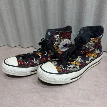 2 CONVERSE ALLSTAR 꽃무늬 스니커즈 하이컷 23.5cm