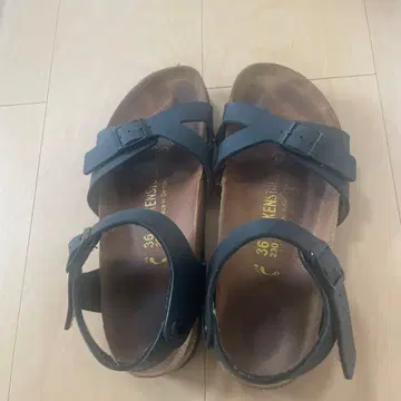 BIRKENSTOCK 샌들 블랙 사이즈 36