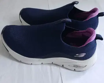 SKECHERS 아치핏 슬립온 네이비 WIDE