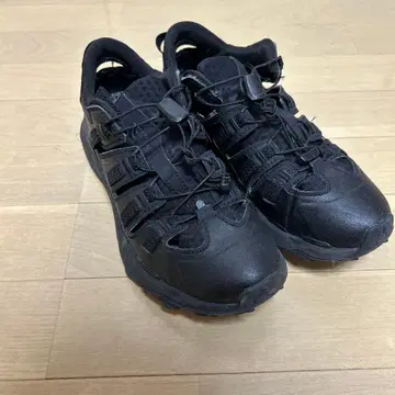 트레일 러닝화 블랙 24cm