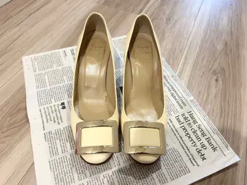 로저 비비에 펌프스 크림색 35.5
