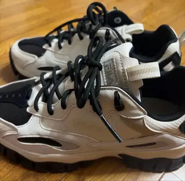 FILA 스니커즈 24cm