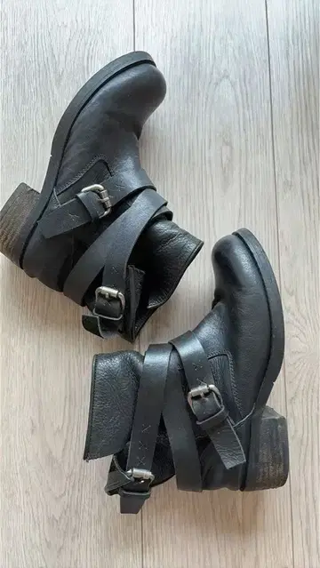 가죽 엔지니어 부츠 블랙 벨트 디자인
