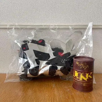 요네즈켄시 JUNK 재발매 고양이 봉제 인형 블랙&레드 드럼통