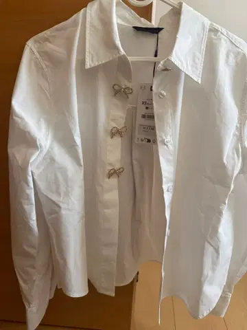 새상품 즉시 배송 ZARA 자라 리본 큐빅 셔츠 XS 사이즈