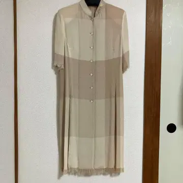 이타리야 GK 베이지 반팔 셔츠 원피스 비즈 자수