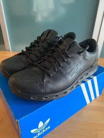 ECCO 블랙 가죽 스니커즈 Gore-Tex