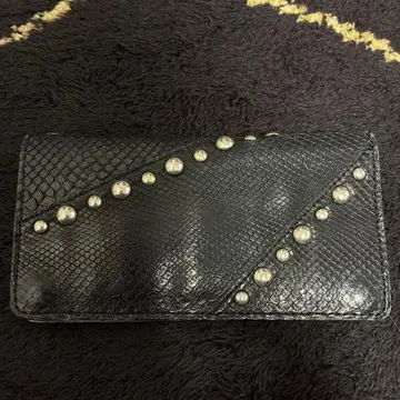 스터드 장지갑 블랙