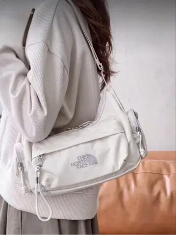THE NORTH FACE 숄더백 아이보리