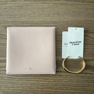 Deuxieme Classe 가브리엘라 아르티가스 C BANGLE