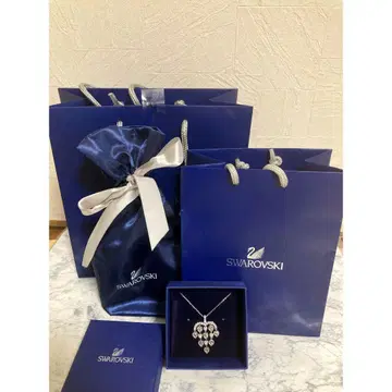오늘만 가격 인하했습니다. SWAROVSKI 목걸이 하트 모티브