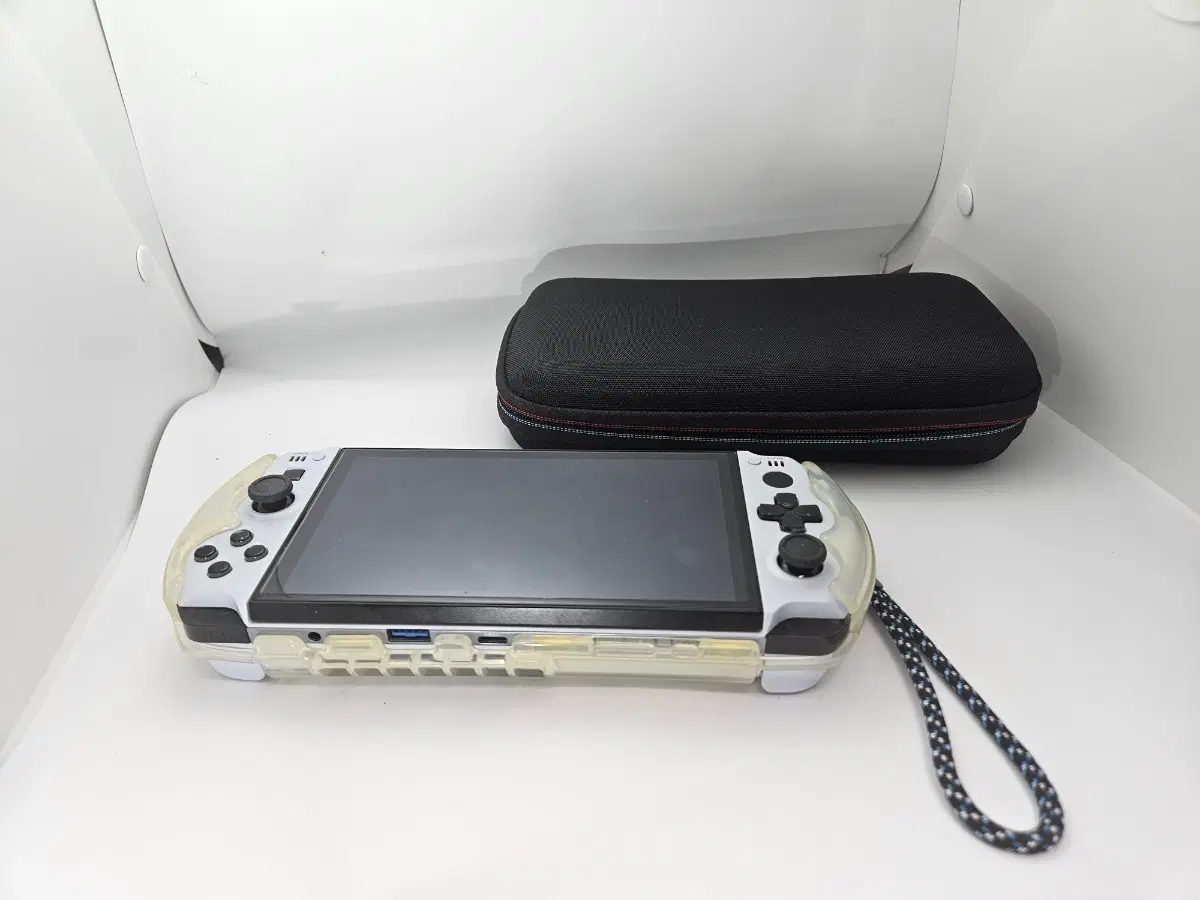 GPD WIN 4 6800U / 16GB / 512GB 화이트. 배터리 | 브랜드 중고거래 