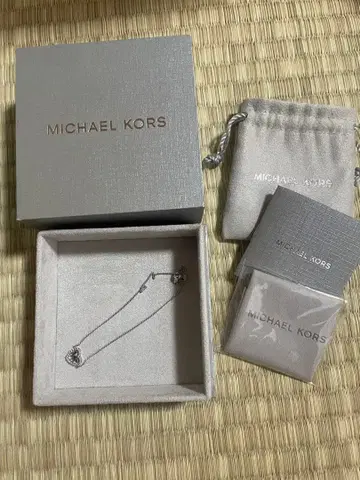 MICHAEL KORS 하트 모티브 팔찌