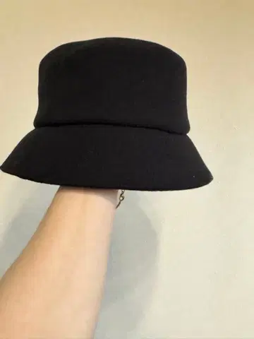 VICTIM x CA4LA BUCKET HAT BLACK