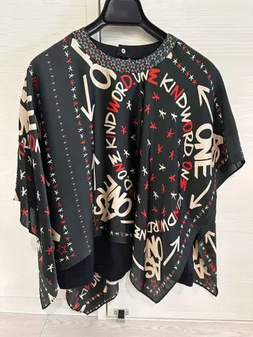 [ 새상품급 ] sacai ONE KIND WORD 프린트 반팔 T셔츠
