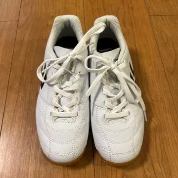 hummel 풋살화 화이트