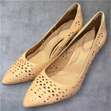 새상품급 ROCKPORT 토탈 모션 펀칭 펌프스 베이지 24