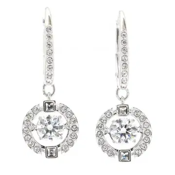 [ 미사용 새상품 ] SWAROVSKI Sparkling Dance 귀걸이