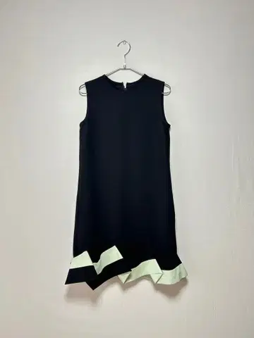 VICTORIAVICTORIABECKHAM 슬리브리스 원피스