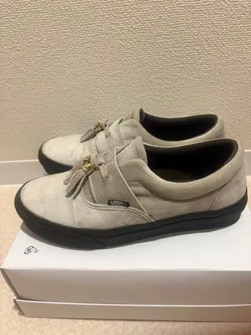 VANS 에라 태슬 그레이지 벨벳 슬립온 로퍼