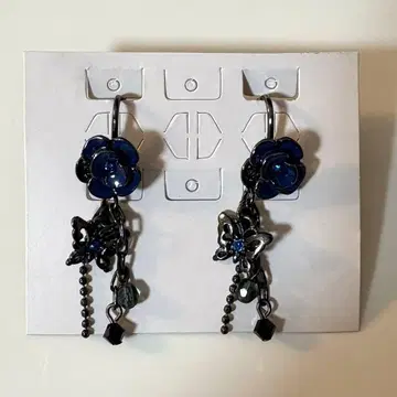 ANNA SUI 나비 모티브 귀찌