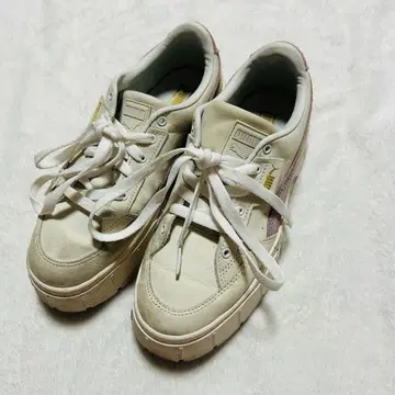 PUMA 통굽 스니커즈 베이지 퍼플