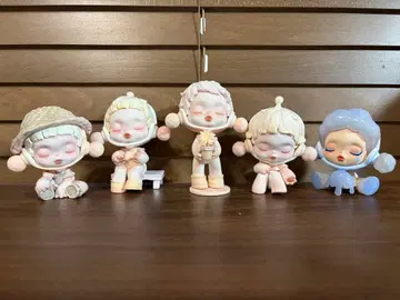 POPMART SKULLPANDA 스컬팬더 피규어 2