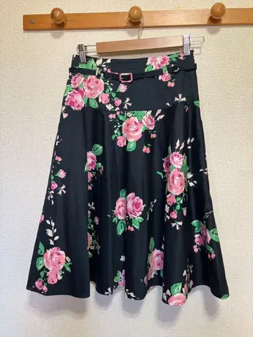 LAURA ASHLEY (로라 애슐리) 꽃무늬 플레어 스커트 네이비 7