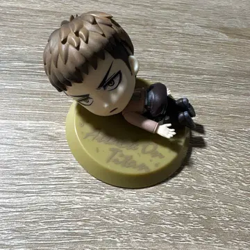 진격의 거인 프라이스 진 피규어
