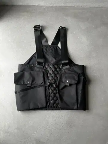 새상품급 NEW CURRENT WORKS 낚시용 조끼 캠핑 블랙
