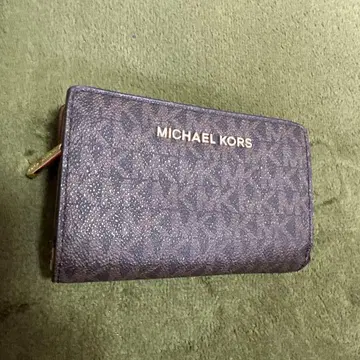 MICHAEL KORS 지갑 시그니처 패턴