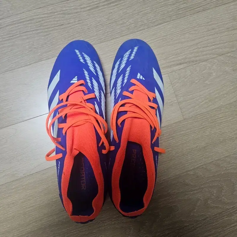 아디다스 프레데터 축구화 블루 오렌지