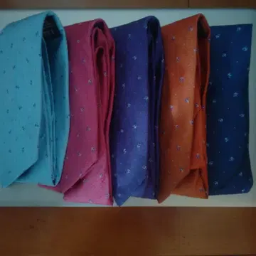 [가격 인하 중] Brooks Brothers 넥타이 5개 세트 닻 패턴