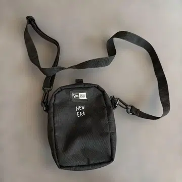 NEW ERA 숄더백 블랙