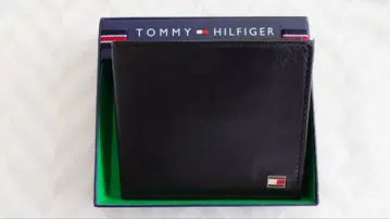 TOMMY HILFIGER 이단 접이식 지갑 블랙