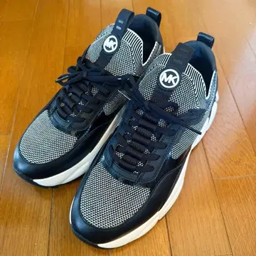 Michael Kors 스니커즈 블랙 화이트 27cm