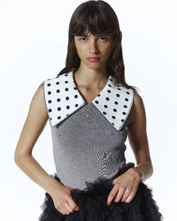 Bibiy. 비비 BETTY DOT TOP